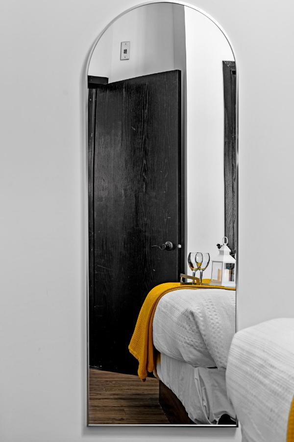 The Mountaineer By Instantsuites Pool & Hottub Канмор Экстерьер фото
